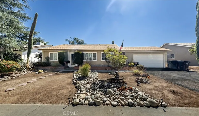 870 Falcon Lane, Redlands, California 92374