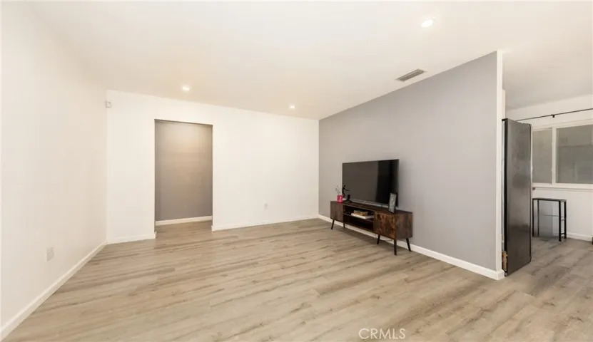 870 Falcon Lane, Redlands, California 92374