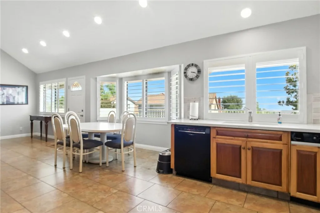 11021 Cedar Creek Drive, Rancho Cucamonga, California 91737 home-pic-10