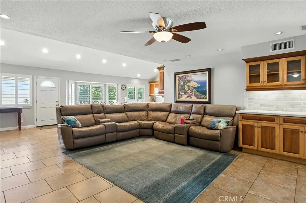 11021 Cedar Creek Drive, Rancho Cucamonga, California 91737 home-pic-13