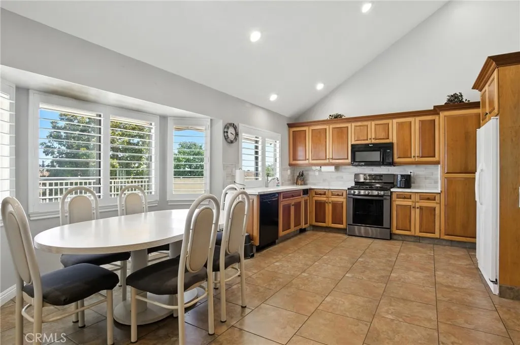 11021 Cedar Creek Drive, Rancho Cucamonga, California 91737 home-pic-11