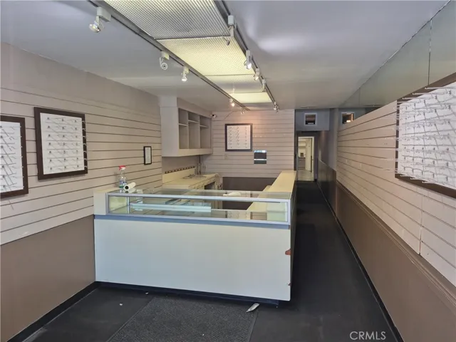 4767 Whittier – Interior View