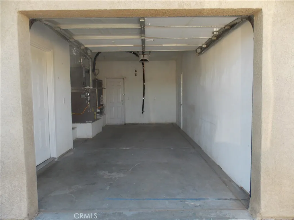 14470 Navajo Road, Apple Valley, California 92307 home-pic-10