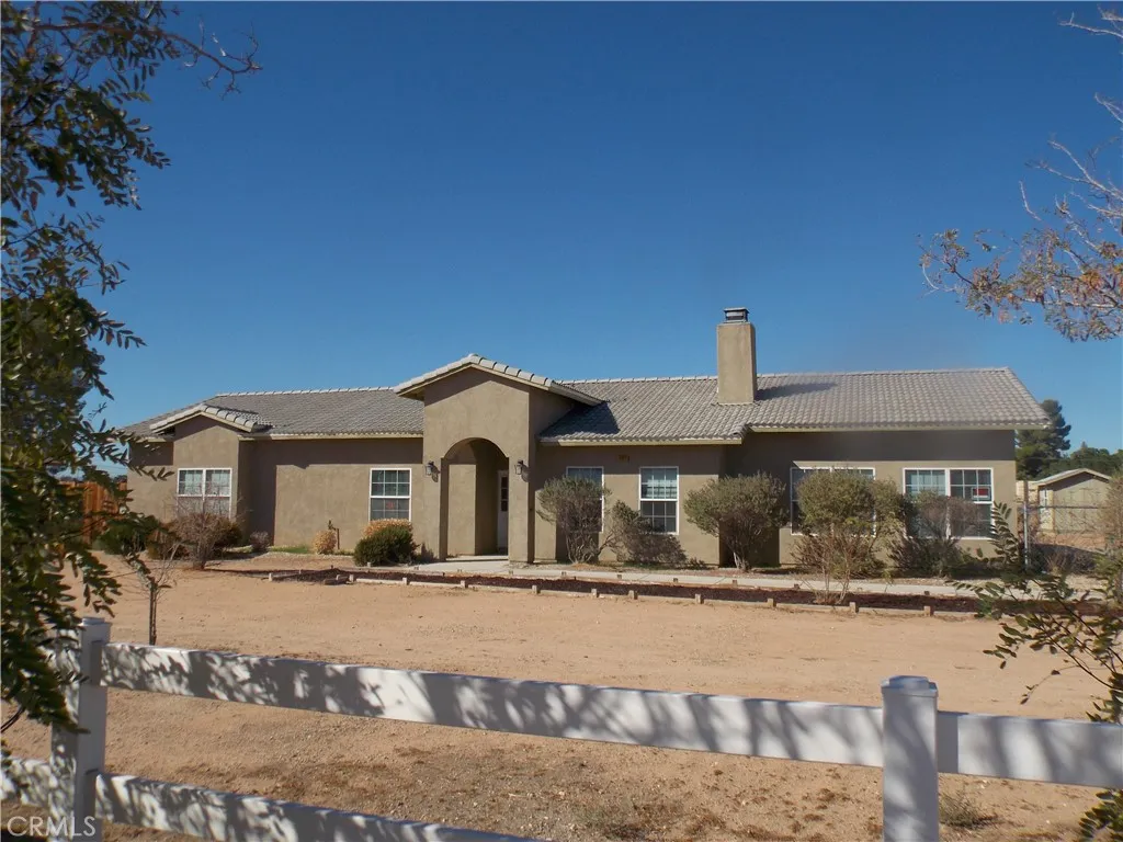 14470 Navajo Road, Apple Valley, California 92307 home-pic-3
