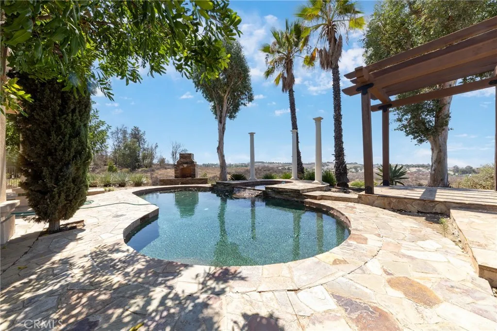 7007 Golden Vale Drive, Riverside, California 92506 home-pic-68