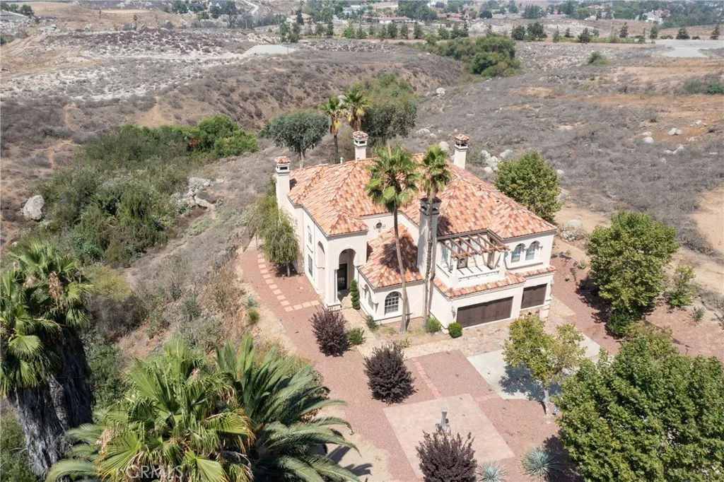 7007 Golden Vale Drive, Riverside, California 92506 home-pic-1