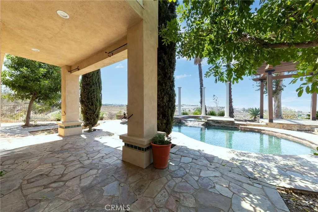 7007 Golden Vale Drive, Riverside, California 92506 home-pic-67