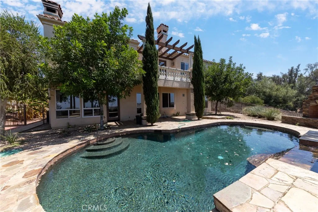 7007 Golden Vale Drive, Riverside, California 92506 home-pic-70