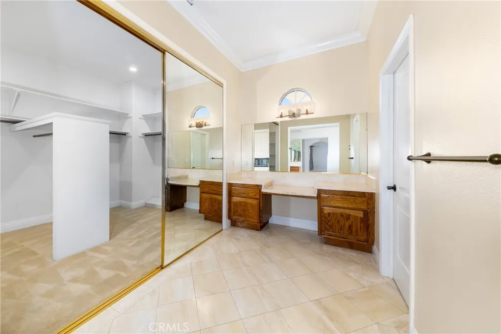 7007 Golden Vale Drive, Riverside, California 92506 home-pic-62