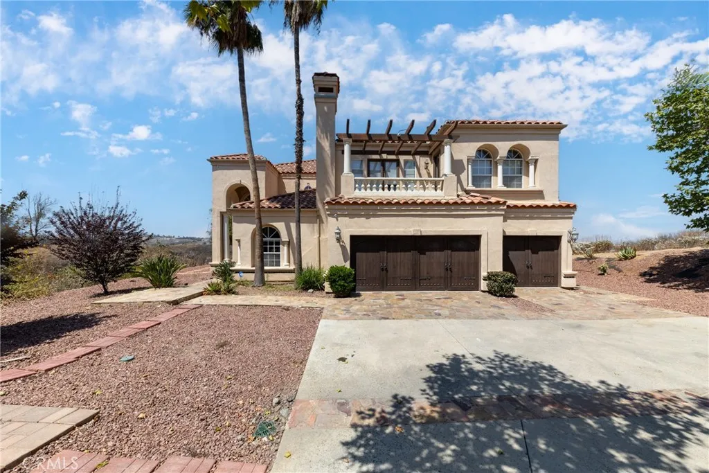 7007 Golden Vale Drive, Riverside, California 92506 home-pic-13