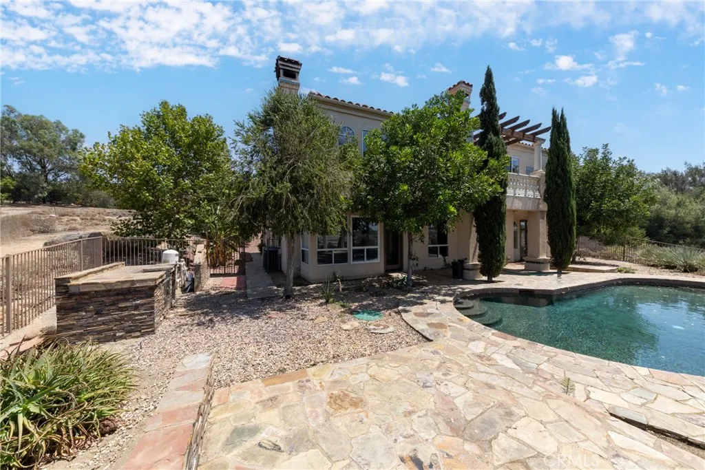 7007 Golden Vale Drive, Riverside, California 92506 home-pic-69