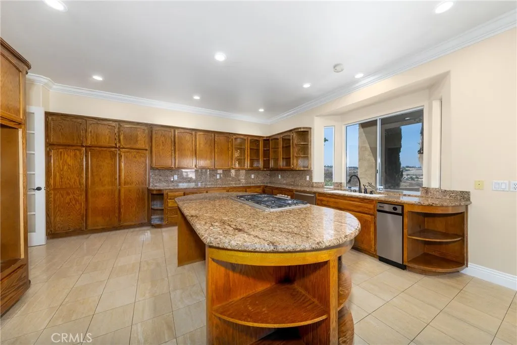 7007 Golden Vale Drive, Riverside, California 92506 home-pic-41