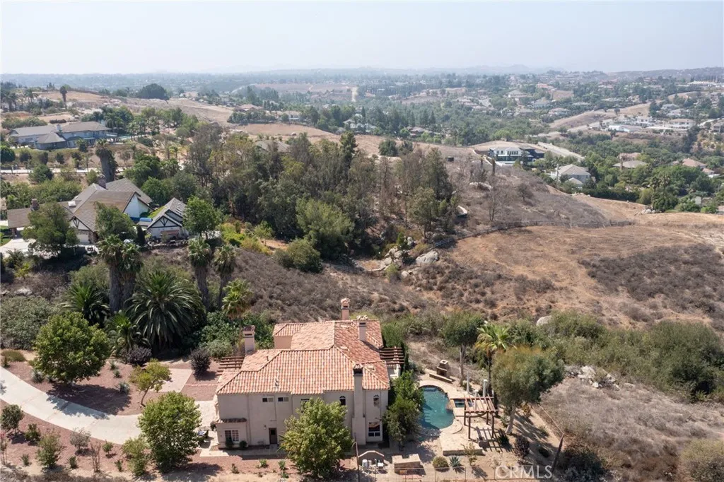 7007 Golden Vale Drive, Riverside, California 92506 home-pic-4