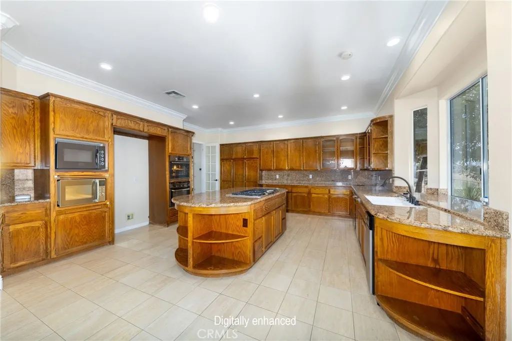 7007 Golden Vale Drive, Riverside, California 92506 home-pic-38