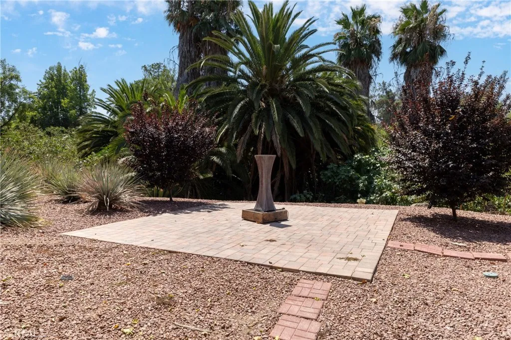 7007 Golden Vale Drive, Riverside, California 92506 home-pic-15