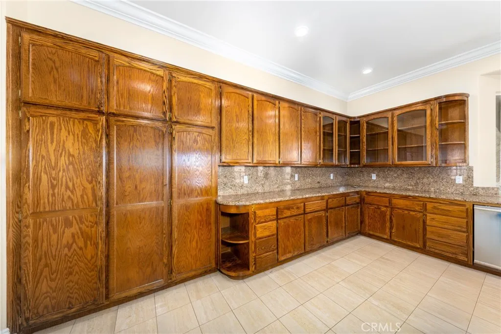 7007 Golden Vale Drive, Riverside, California 92506 home-pic-42