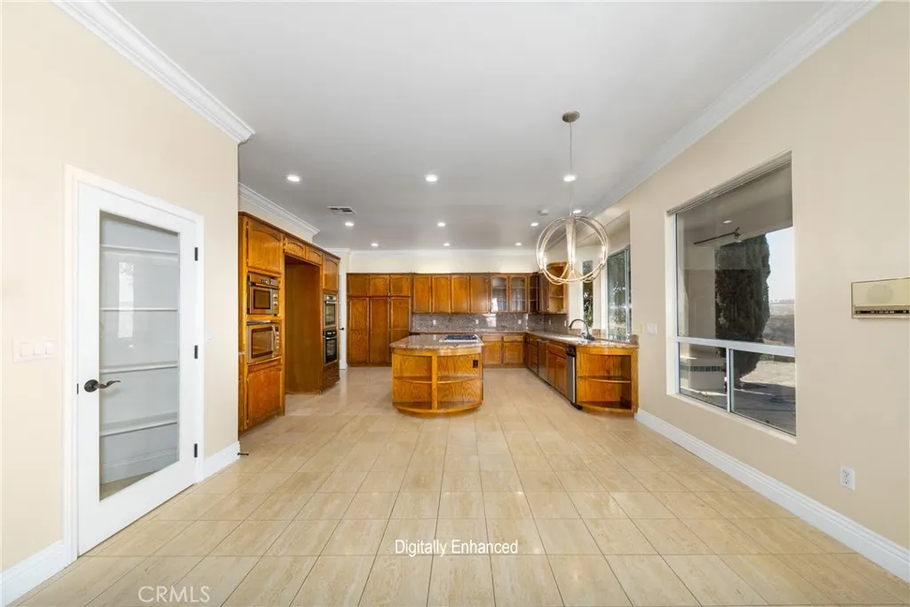 7007 Golden Vale Drive, Riverside, California 92506 home-pic-37