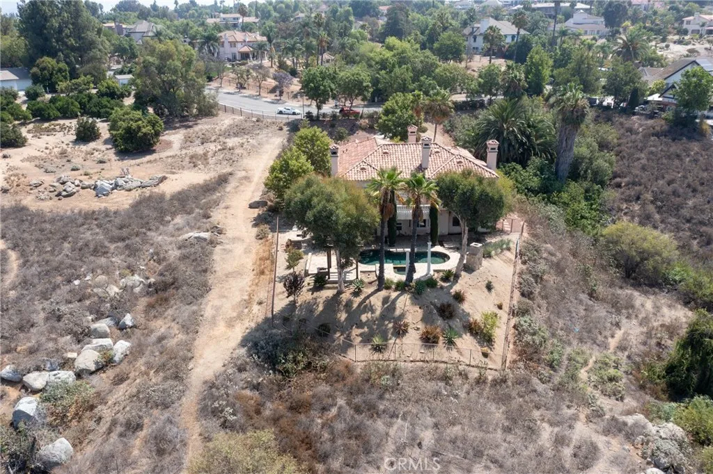 7007 Golden Vale Drive, Riverside, California 92506 home-pic-6