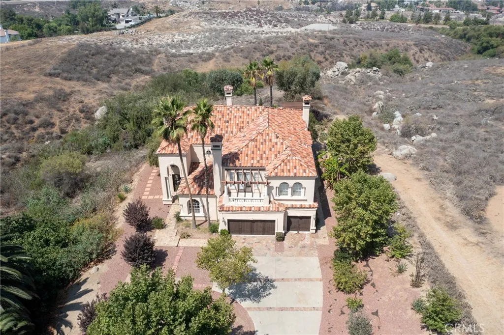 7007 Golden Vale Drive, Riverside, California 92506 home-pic-0