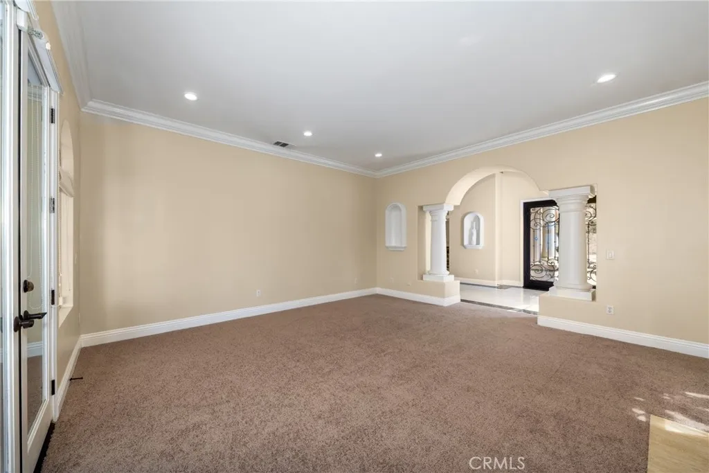 7007 Golden Vale Drive, Riverside, California 92506 home-pic-25
