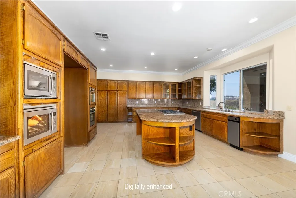 7007 Golden Vale Drive, Riverside, California 92506 home-pic-40