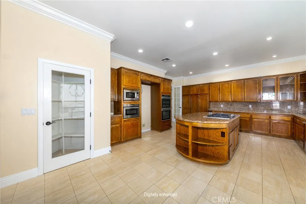 7007 Golden Vale Drive, Riverside, California 92506 home-pic-39