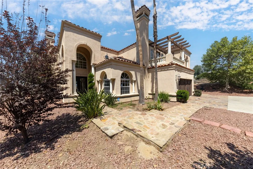 7007 Golden Vale Drive, Riverside, California 92506 home-pic-18