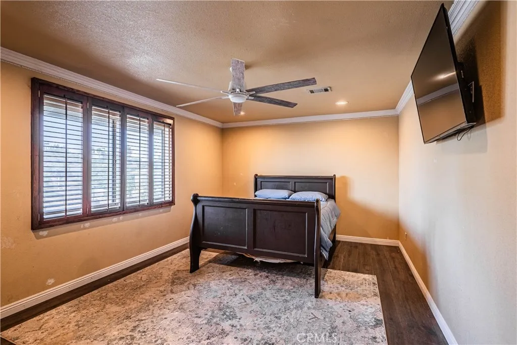 5853 Aurora Avenue, Jurupa Valley, California 91752 home-pic-10