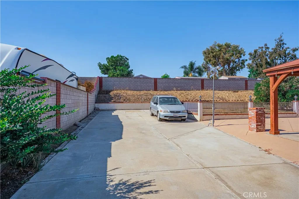 5853 Aurora Avenue, Jurupa Valley, California 91752 home-pic-31