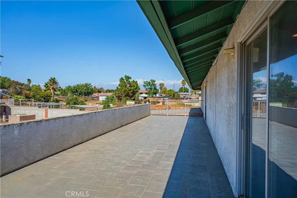 5853 Aurora Avenue, Jurupa Valley, California 91752 home-pic-20