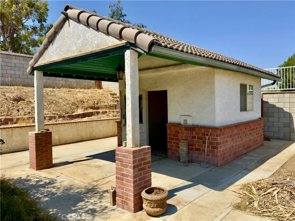 5853 Aurora Avenue, Jurupa Valley, California 91752 home-pic-16