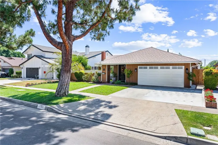 Lovely one story in a great neighborhood!