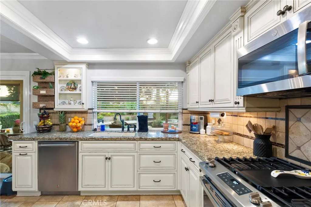 2620 S Quaker Ridge Place, Ontario, California 91761 home-pic-11