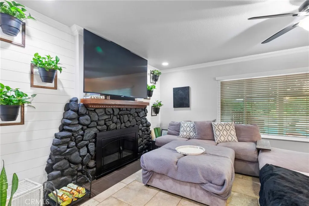 2620 S Quaker Ridge Place, Ontario, California 91761 home-pic-16