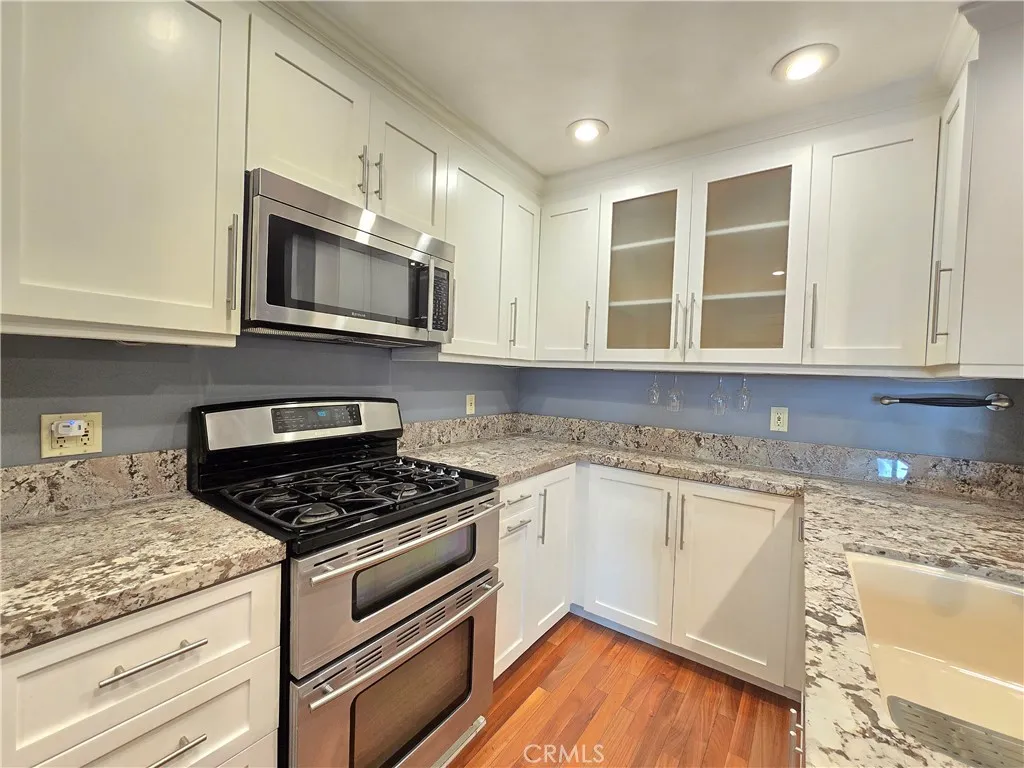 18645 Hatteras Street 161, Tarzana, California 91356, 2 Bedrooms Bedrooms, ,2 BathroomsBathrooms,Residential Lease,For Rent,Hatteras,SR25187761