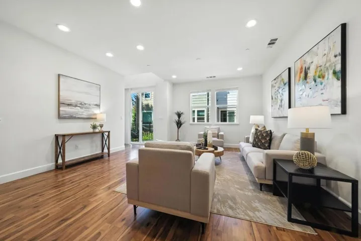 319 Charles Morris Terrace, Sunnyvale, California 94085