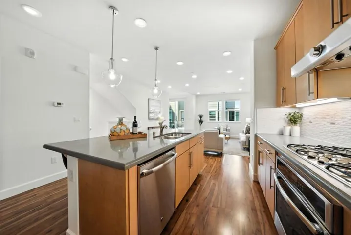 319 Charles Morris Terrace, Sunnyvale, California 94085