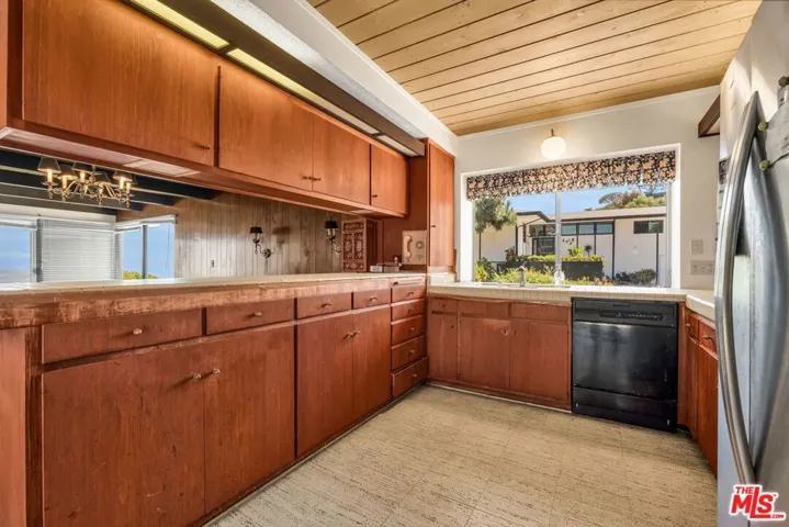 29857 Knoll View Drive, Rancho Palos Verdes, California 90275