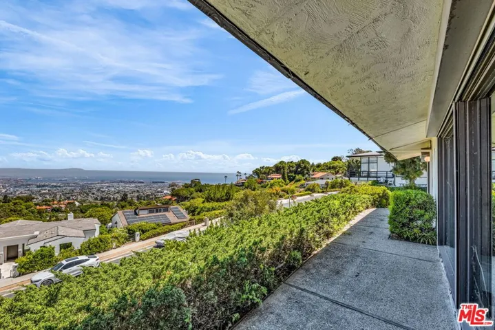 29857 Knoll View Drive, Rancho Palos Verdes, California 90275