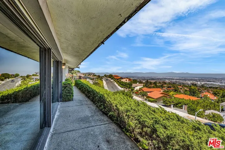 29857 Knoll View Drive, Rancho Palos Verdes, California 90275