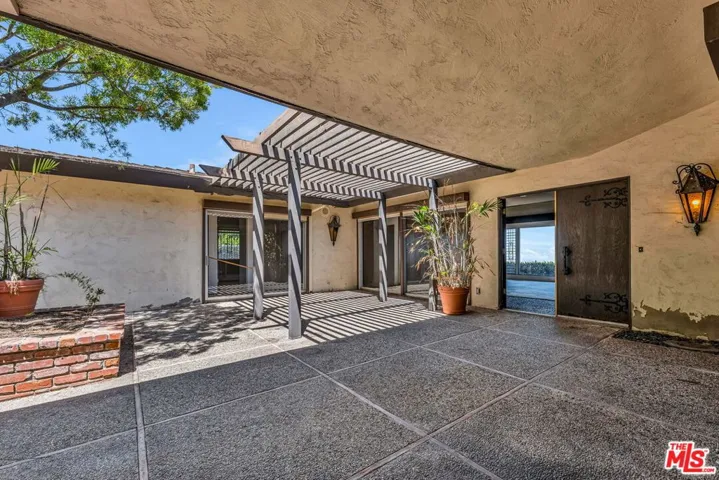 29857 Knoll View Drive, Rancho Palos Verdes, California 90275