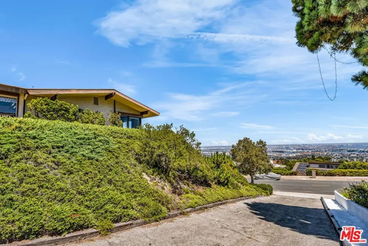 29857 Knoll View Drive, Rancho Palos Verdes, California 90275