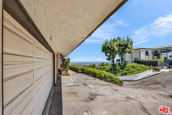 29857 Knoll View Drive, Rancho Palos Verdes, California 90275