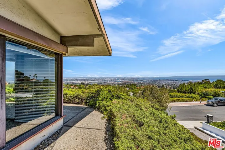 29857 Knoll View Drive, Rancho Palos Verdes, California 90275