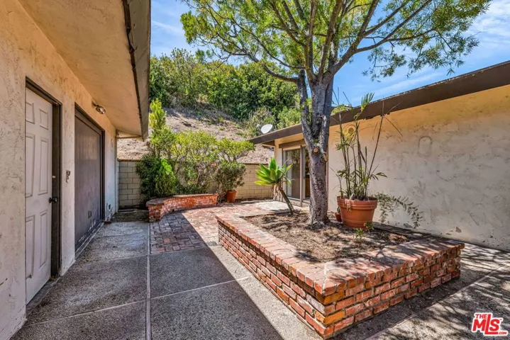 29857 Knoll View Drive, Rancho Palos Verdes, California 90275