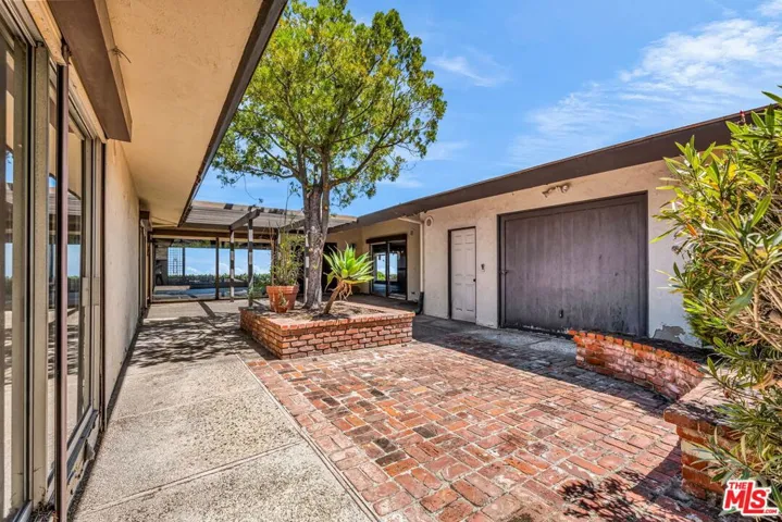 29857 Knoll View Drive, Rancho Palos Verdes, California 90275
