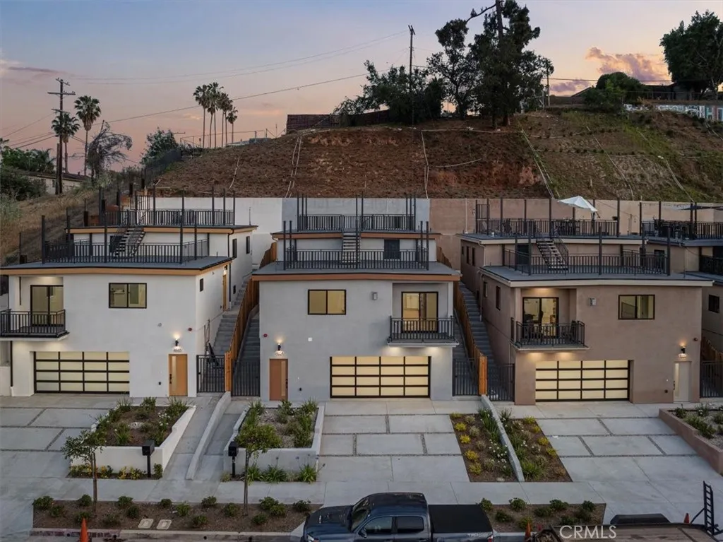 4854 Buchanan, Los Angeles, California 90042 home-pic-39