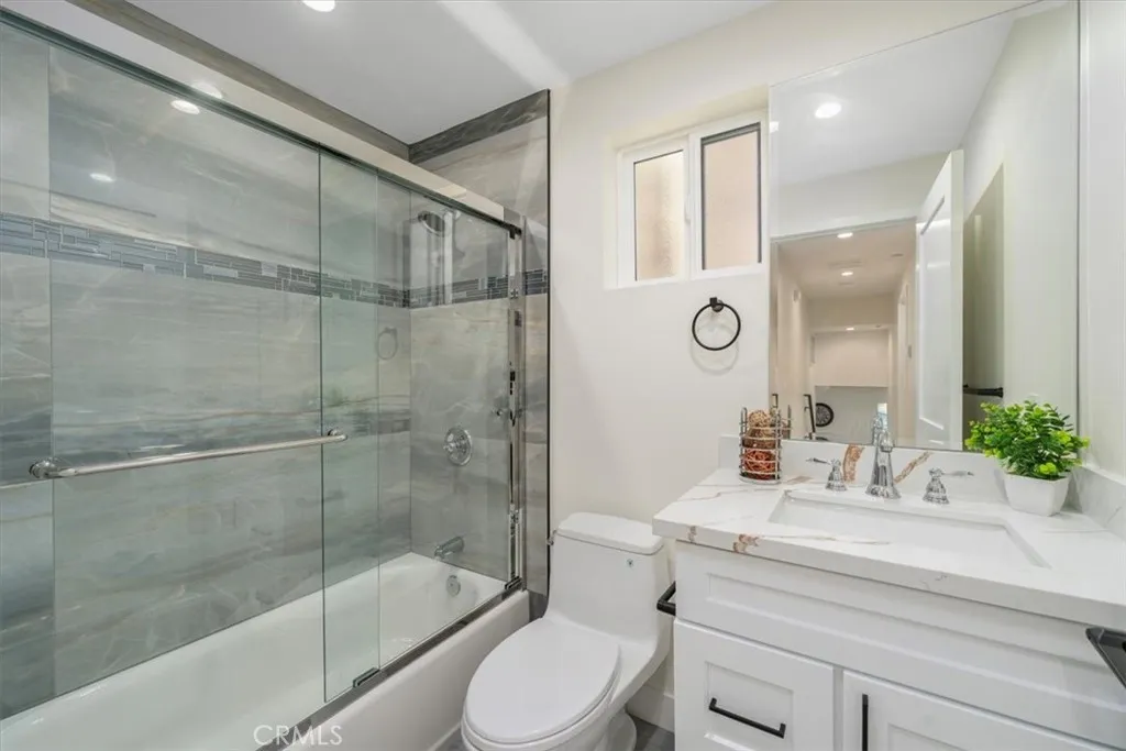 4854 Buchanan, Los Angeles, California 90042 home-pic-18