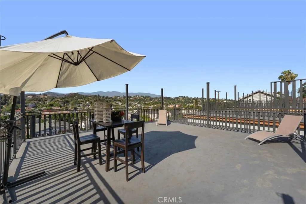 4854 Buchanan, Los Angeles, California 90042 home-pic-33
