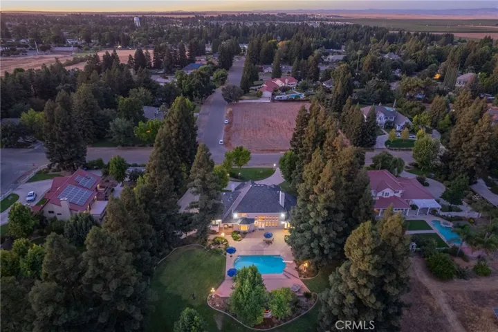 Birds eye view of property in neighborhood facing north